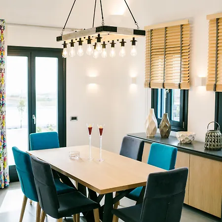 Villa Zafira Karterados (Santorini)